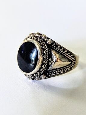 Sterling Silver Black Onyx Cabachon Bali Style Ring Sz. 7.75 925 Thailand